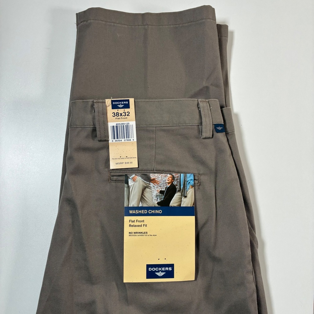 NEW Dockers Washed Chino Pants 38x32 Beige Relaxed Fit Flat Front No Wrinkles